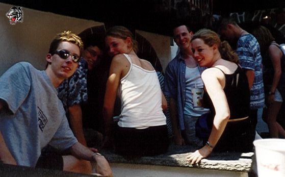 Those are some of my cousins, my sisters, her Canadian-Swiss boyfriend and me @ the Europapark in Rust/Germany! (June 3rd, 2000)